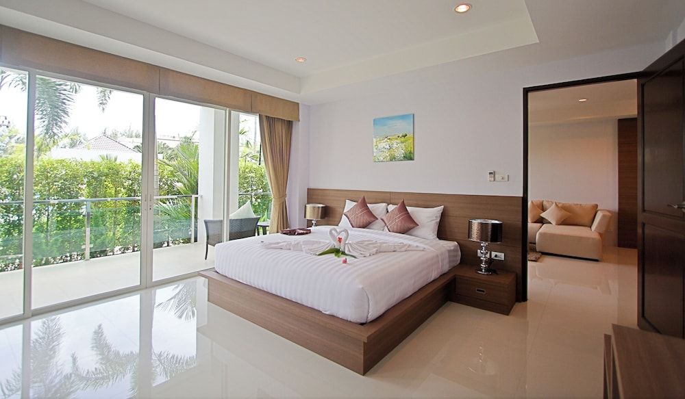 2 Bedroom Superior Jacuzzi Suite