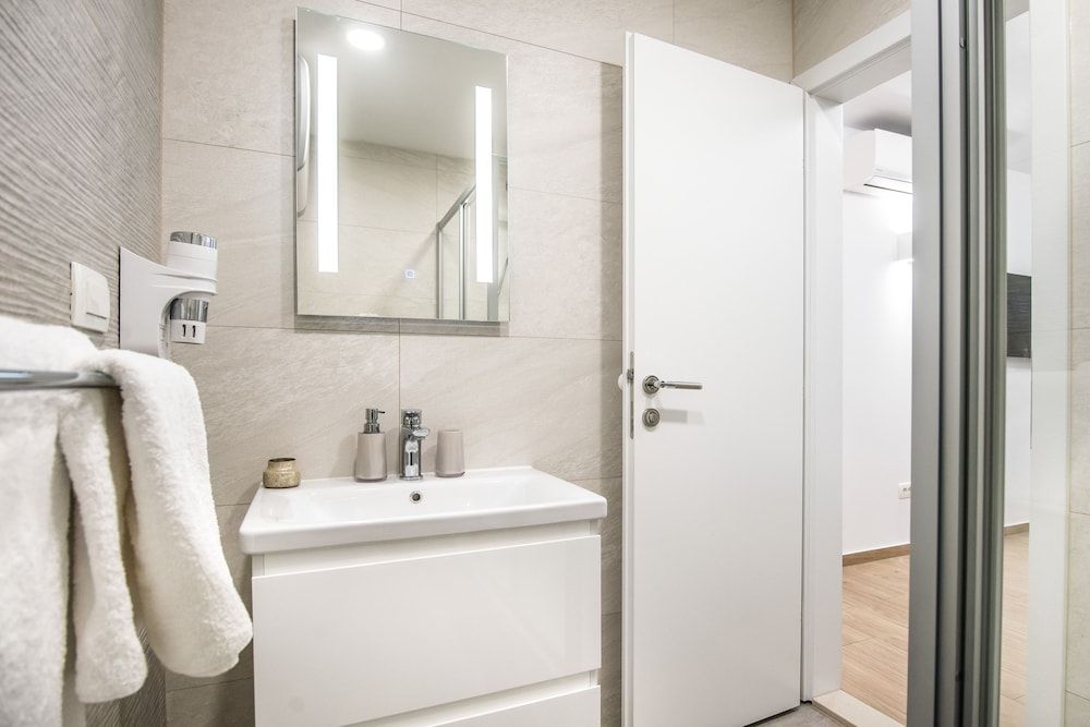 Dubrovnik Spectrum Rooms Deluxe Double Room (Lower Ground) 21