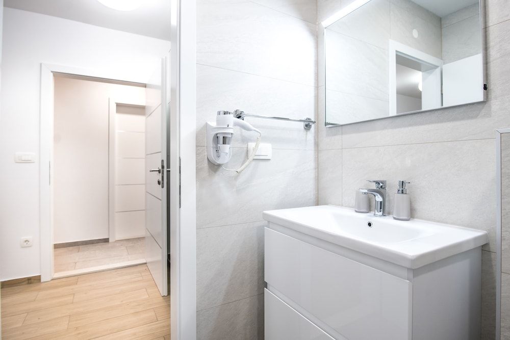 Dubrovnik Spectrum Rooms Deluxe Double Room (Lower Ground) 15