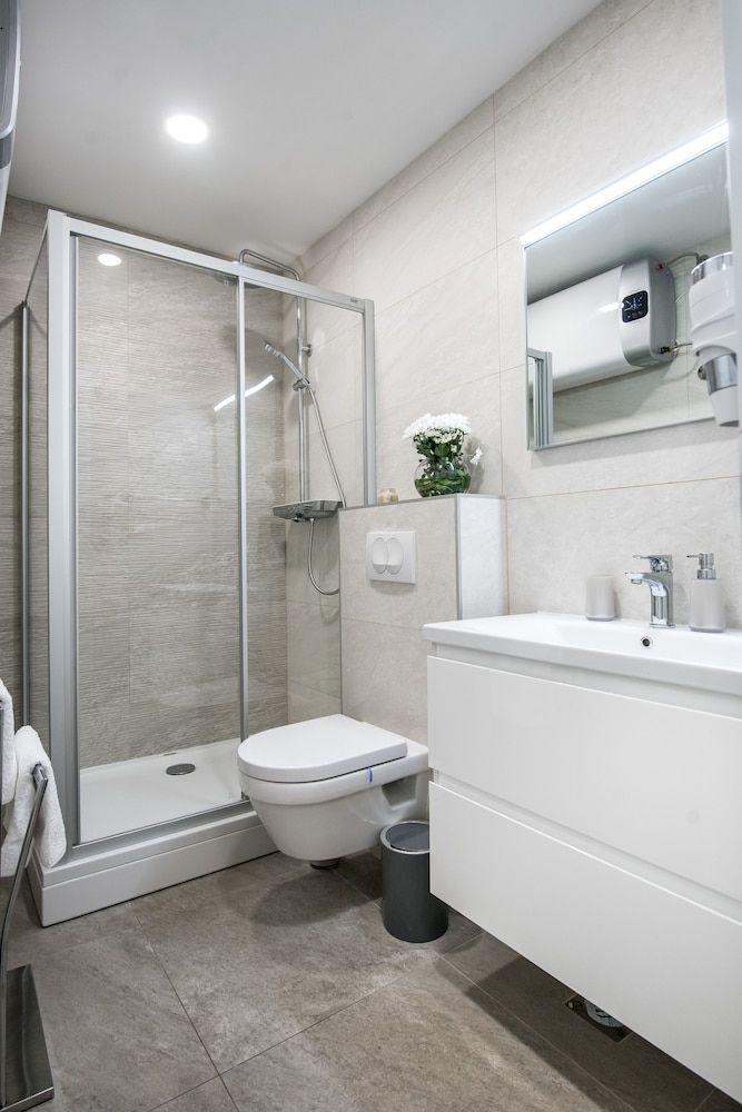 Dubrovnik Spectrum Rooms Deluxe Double Room (Lower Ground) 5