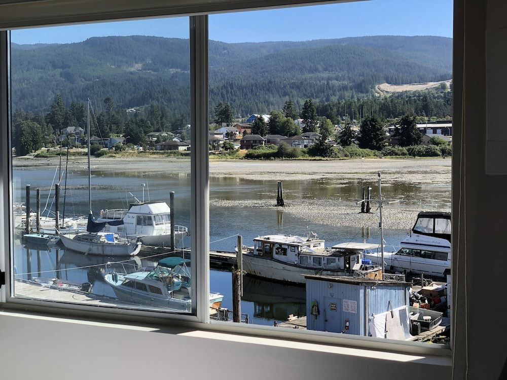Deluxe Room, 1 King Bed, Kitchenette, Ocean View