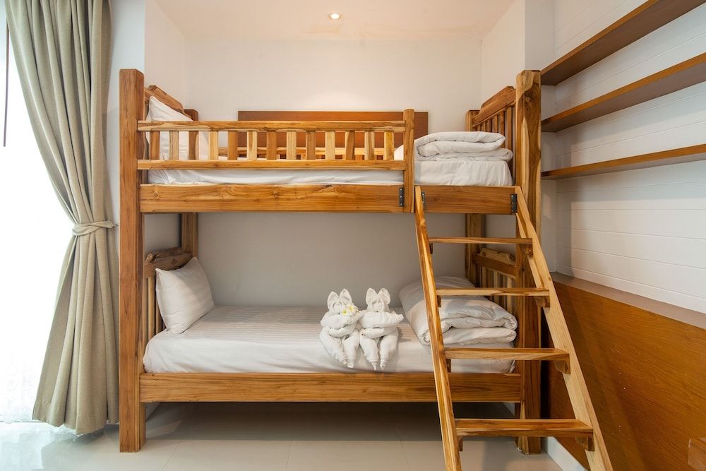 Family Suite, 1 Bedroom, City View