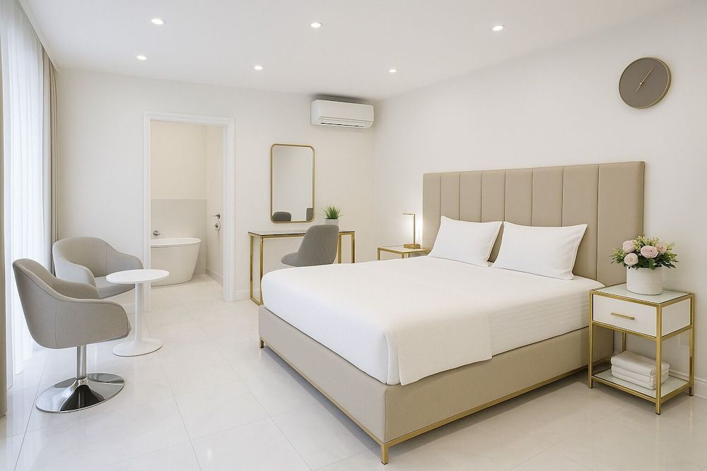 The Hadley Hotel Executive Suite 4