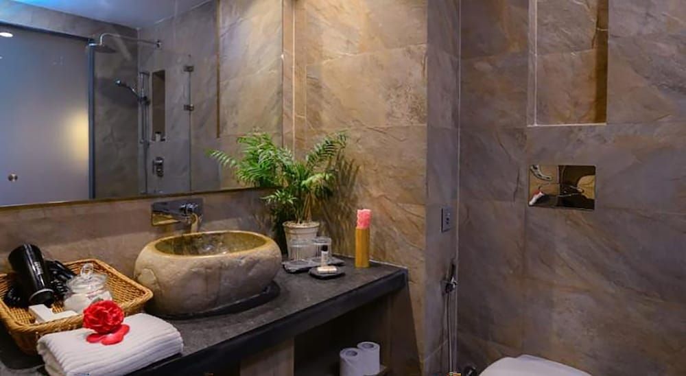 Sarangkot Mountain Lodge Deluxe Room, Balcony, Mountain View 6