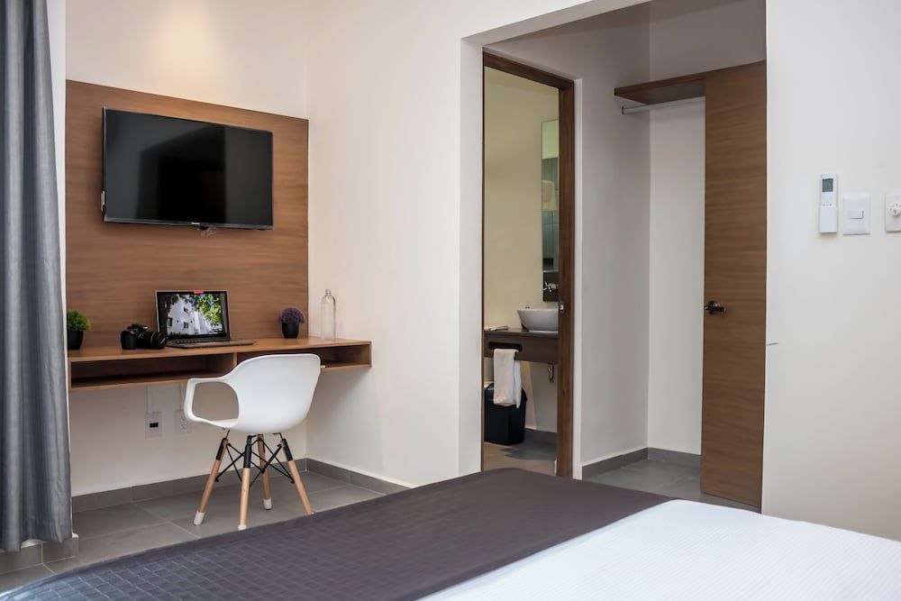 Viento Suites Cancún Superior Room, 1 Queen Bed, Non Smoking, Private Bathroom 11