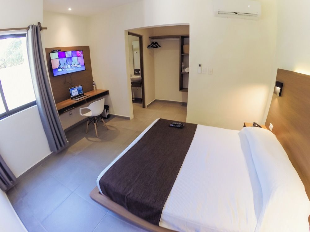 Viento Suites Cancún Superior Room, 1 Queen Bed, Non Smoking, Private Bathroom 2