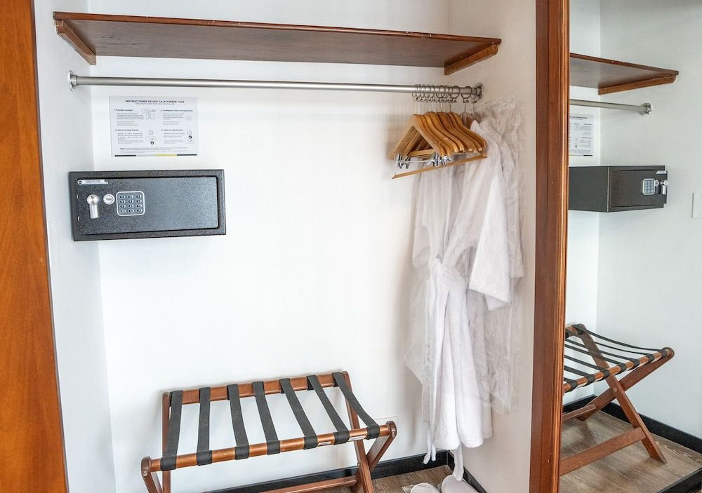 Luoxo Hotel City Room, 1 King Bed 12