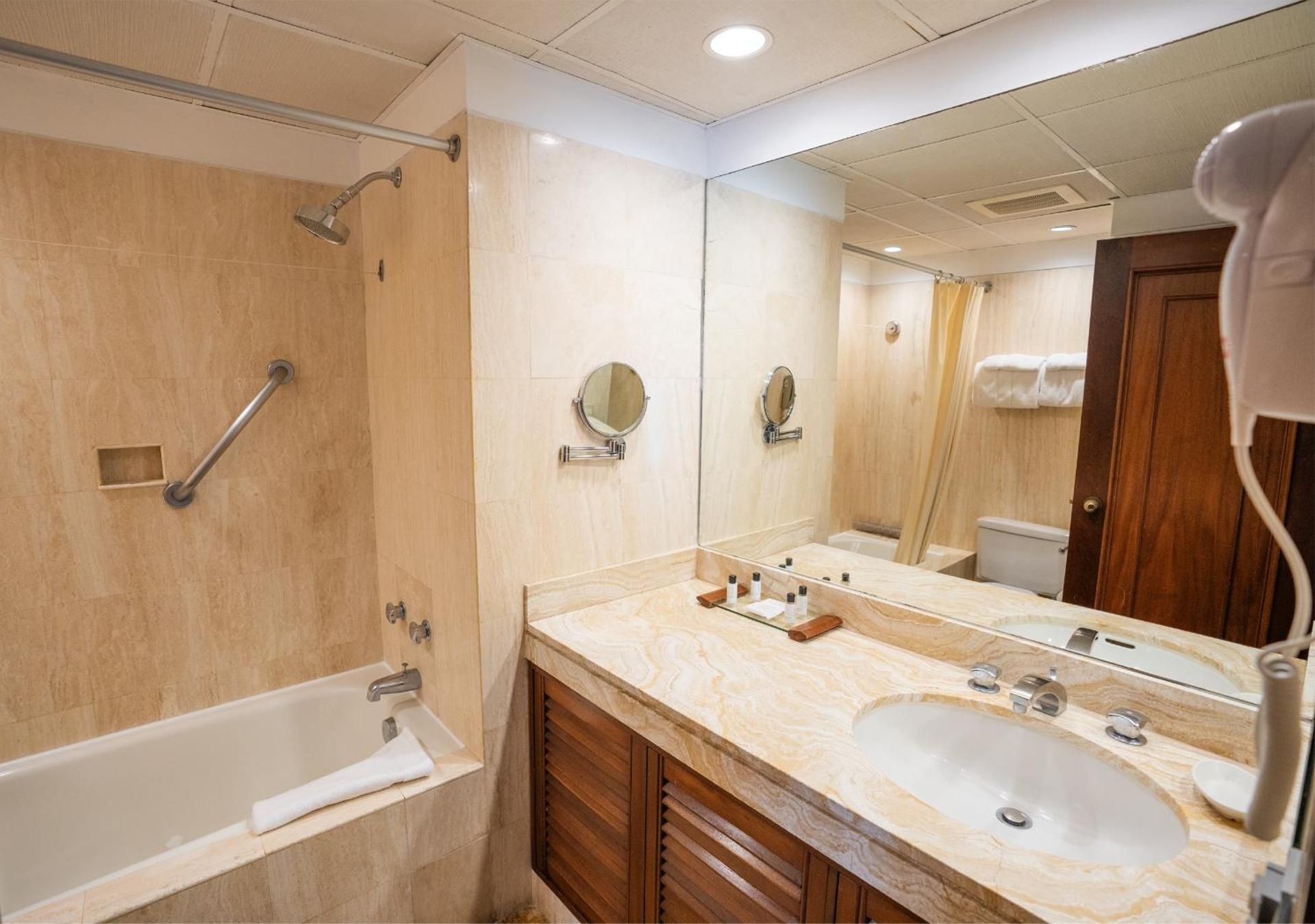 Deluxe Twin Room  with Two Queen Bed