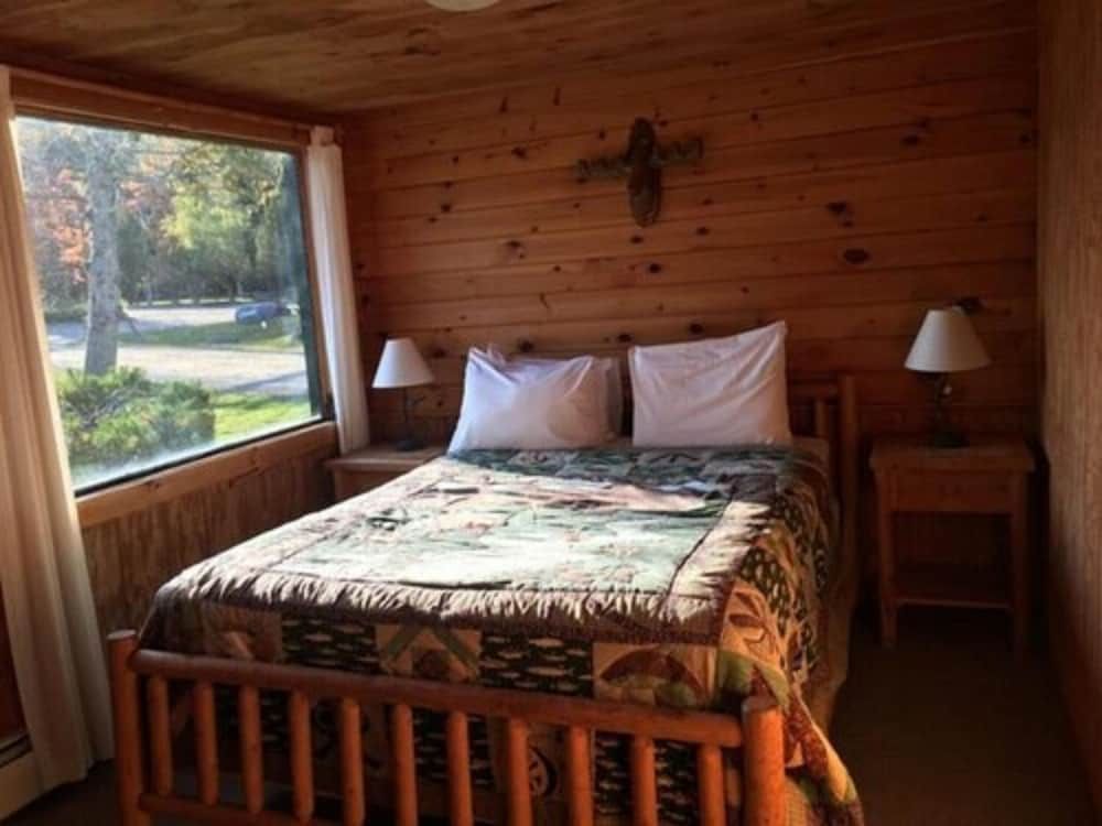Traditional Cabin, 2 Bedrooms, Beachside