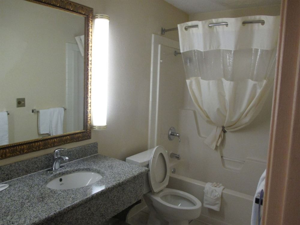 Suite, 2 Queen Beds, Smoking