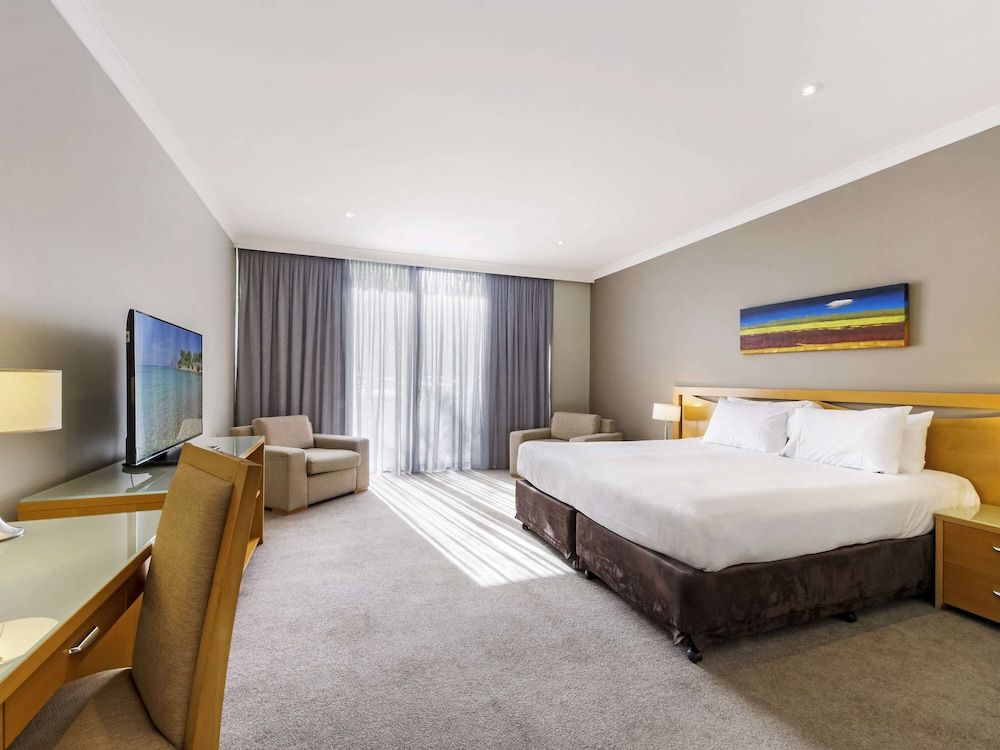 Standard Room, 1 King Bed