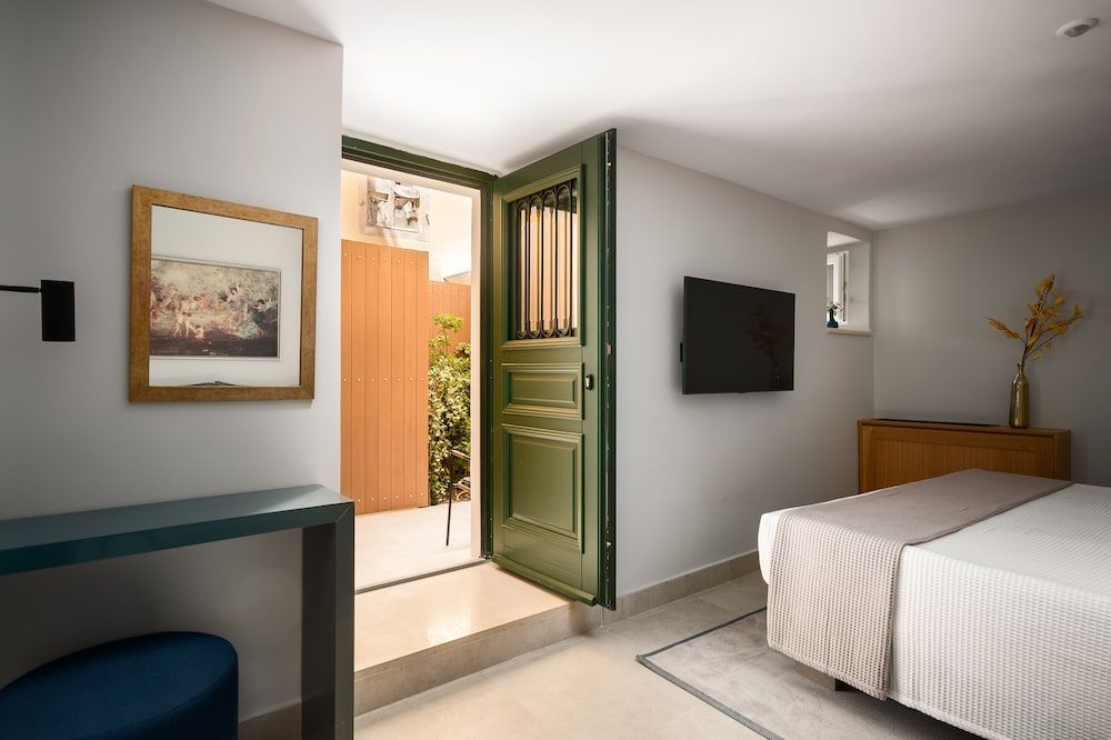 New York Luxury Suites Junior Suite (semi-basement) 4