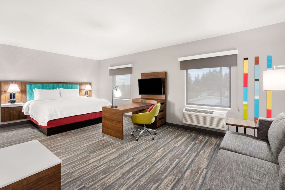 Studio, 1 King Bed, Refrigerator & Microwave