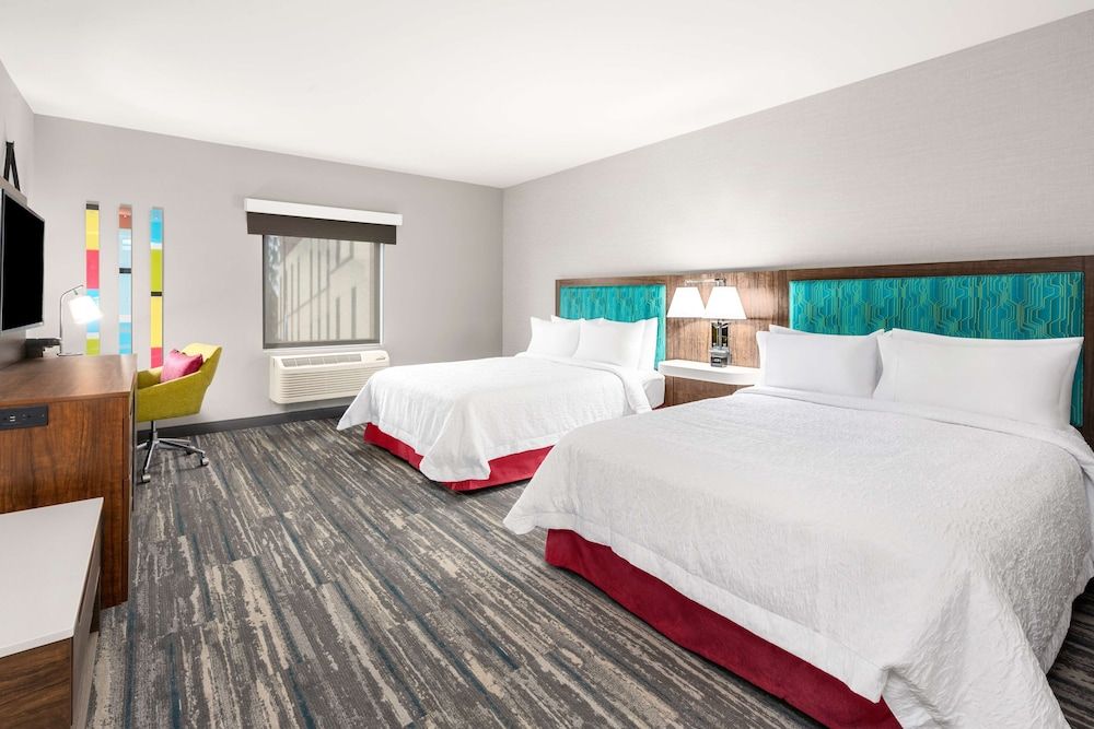 Room, 2 Queen Beds (Mobility & Hearing, Roll-In Shower)
