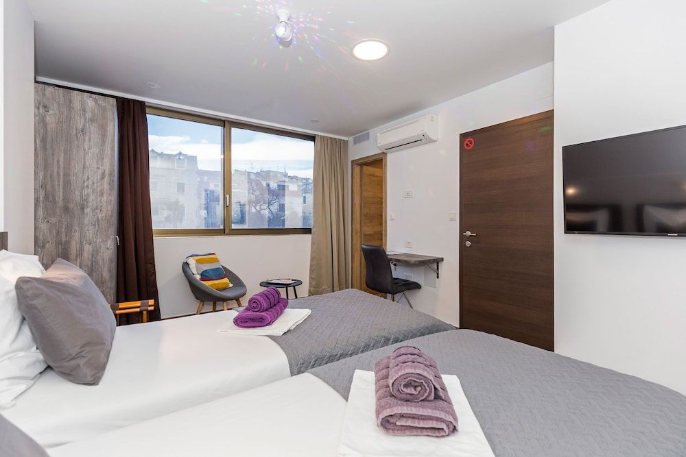 undefined Apinelo Tower Rooms 10