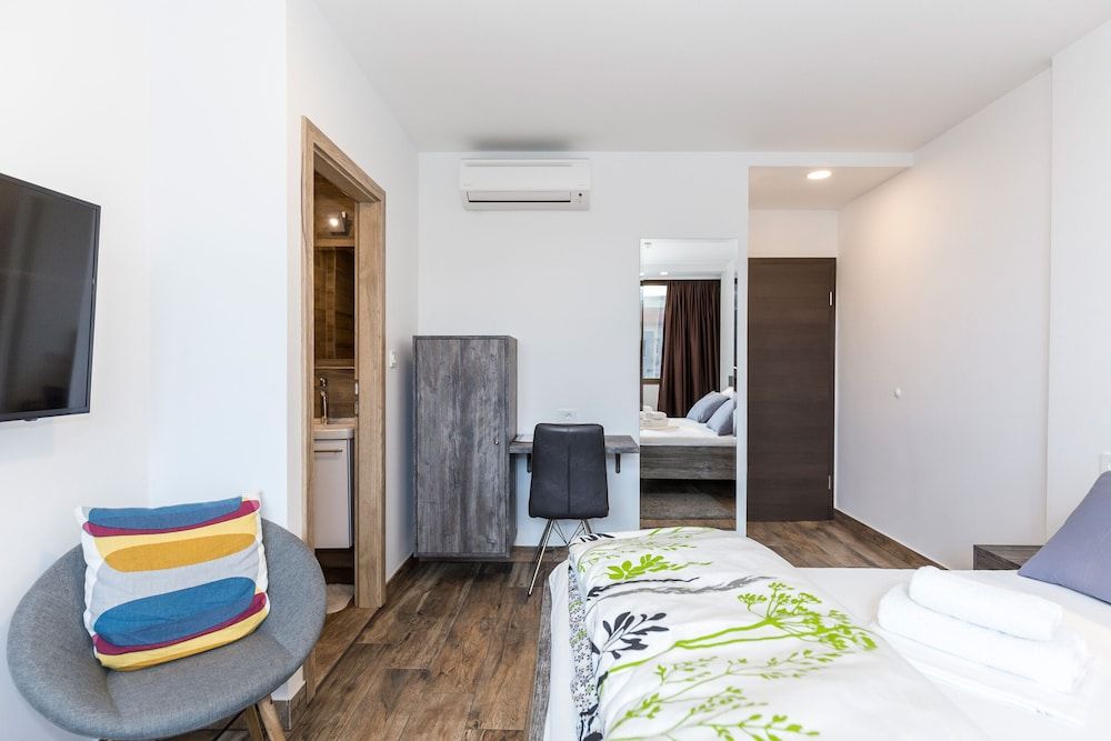 undefined Apinelo Tower Rooms 7
