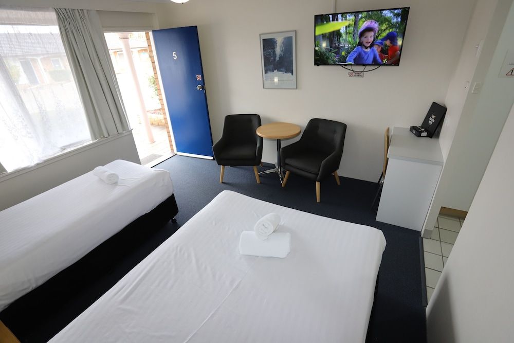 Reign Inn Newcastle Twin Room (NOT PET FRIENDLY) 8