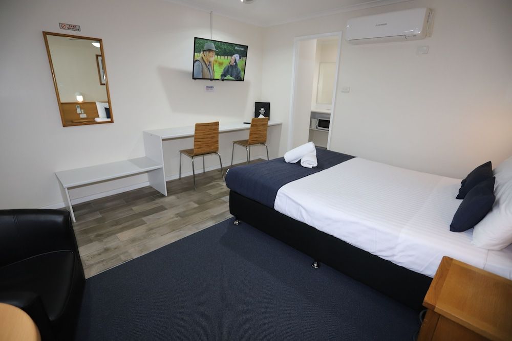 Reign Inn Newcastle Deluxe Queen Room (NOT PET FRIENDLY) 7