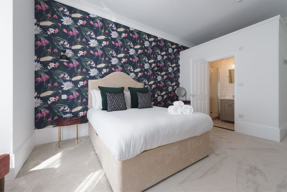 Somerset House Hotel & Restaurant Executive King Room with Shower 10