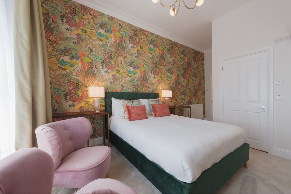 Somerset House Hotel & Restaurant Executive King Room with Shower 5