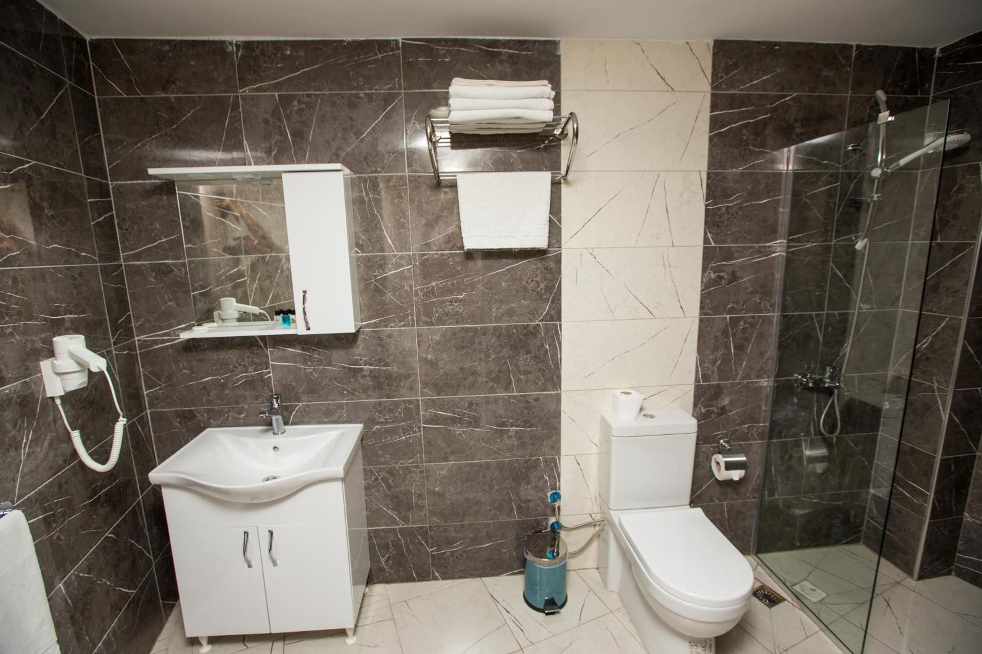 undefined Corner Garden Hotel 8