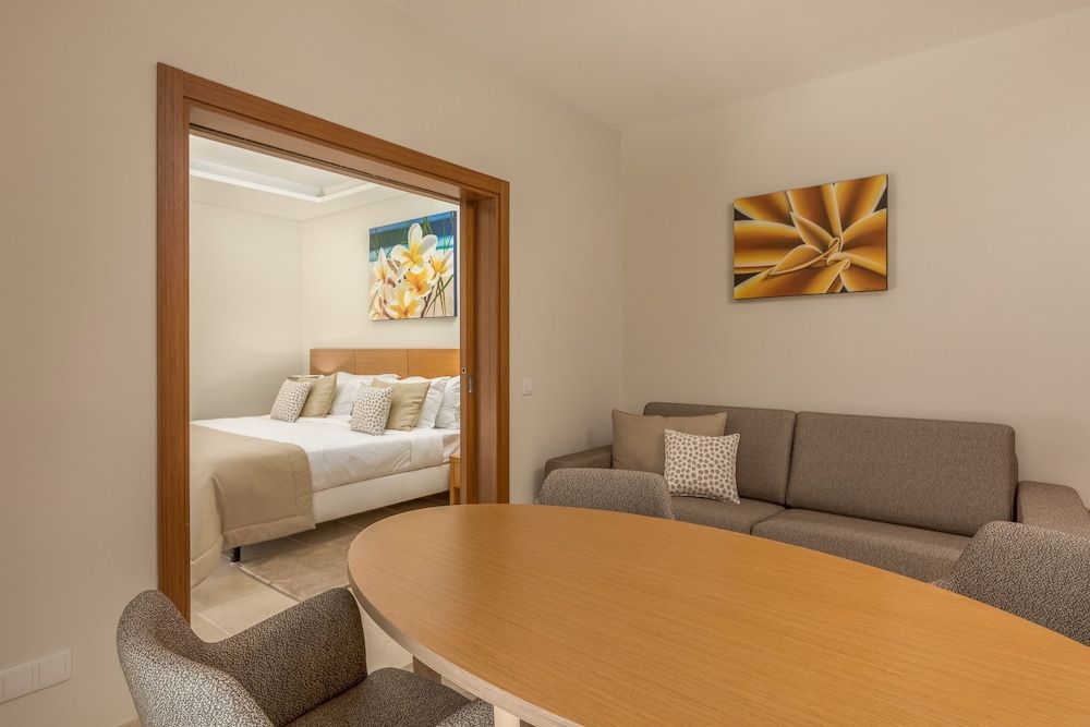 Caneiros Luxury House & Suites Suite, Garden View 10