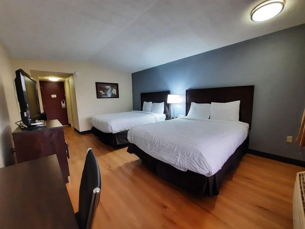 Americas Best Value Inn Moline Room, 2 Double Beds, Smoking