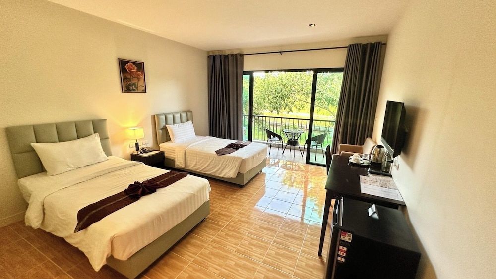 Chainarai Riverside Standard Twin Room, River View 2