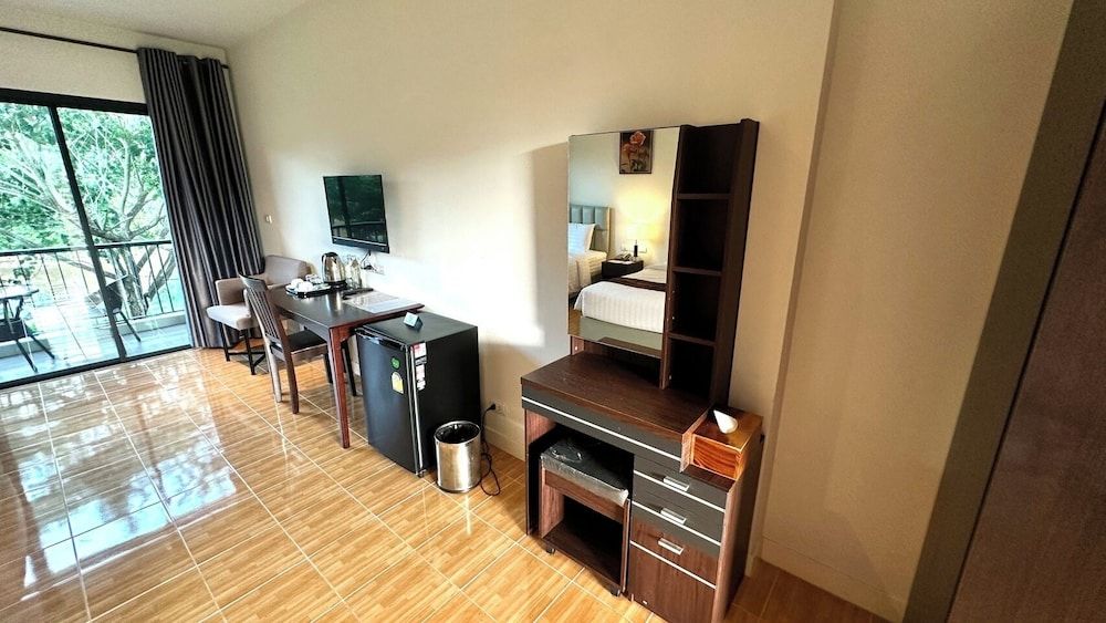 Chainarai Riverside Standard Twin Room, River View 5