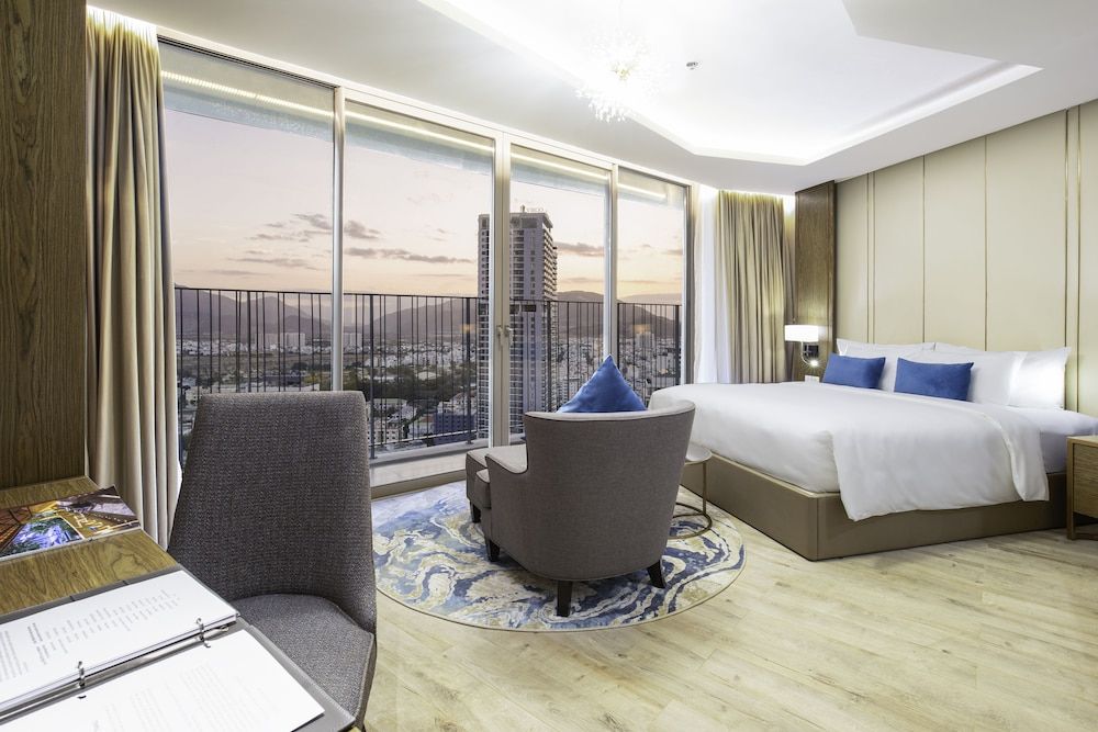 Executive King City View