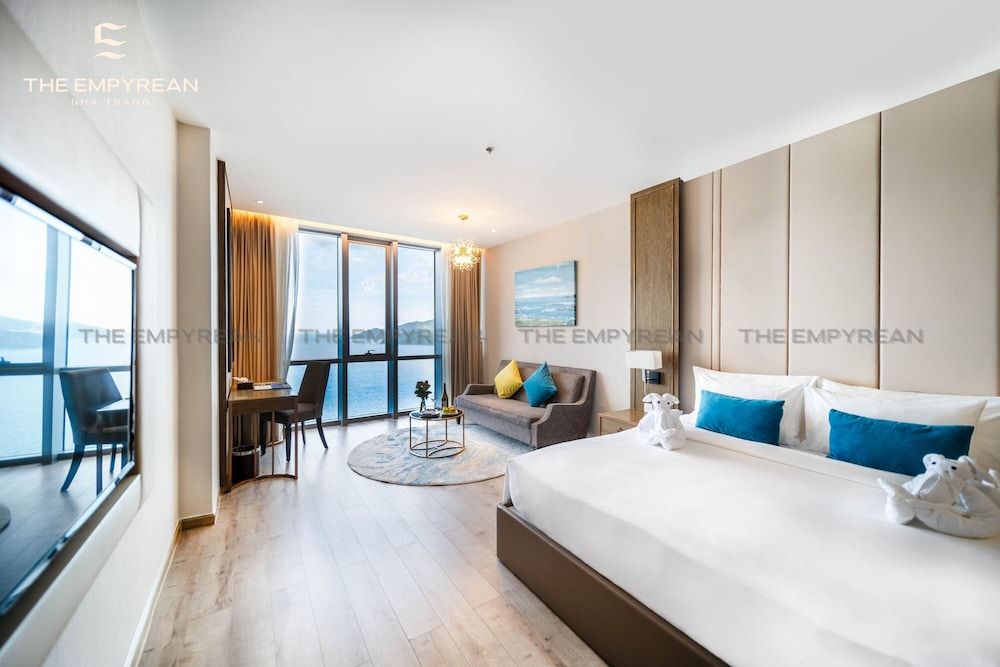 Deluxe King Ocean View