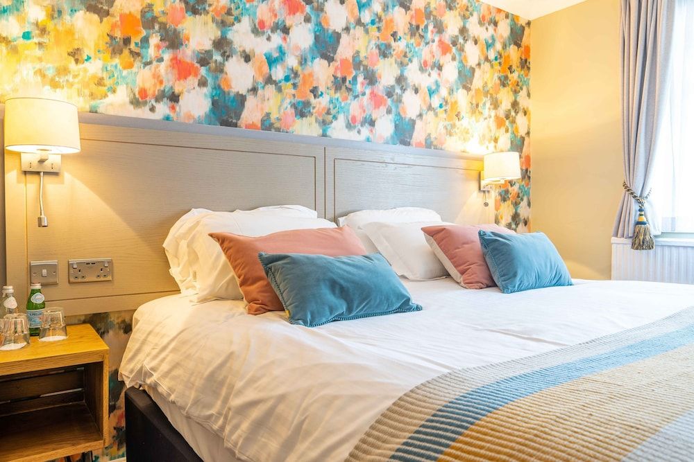 Hartford Hall on School Lane Family Room 22