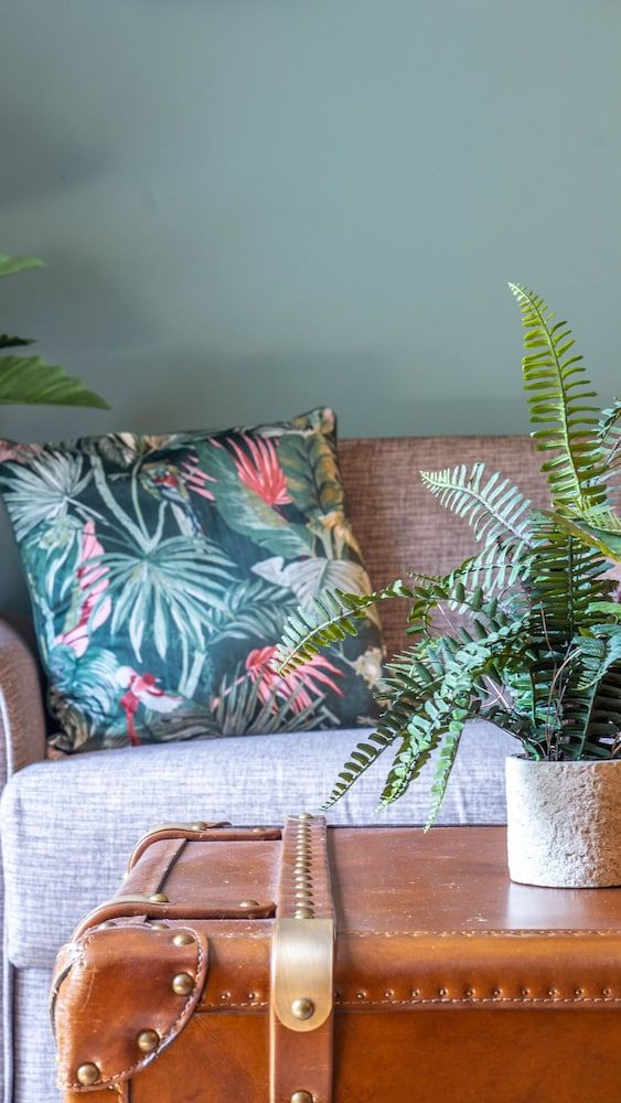 Hartford Hall on School Lane Family Room 6