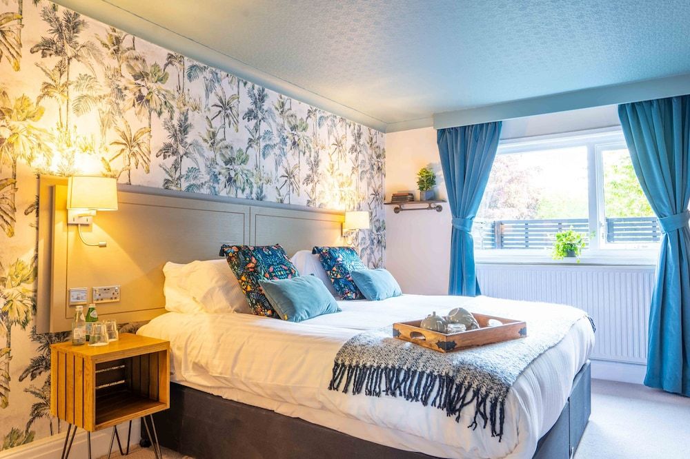 Hartford Hall on School Lane Family Room 2