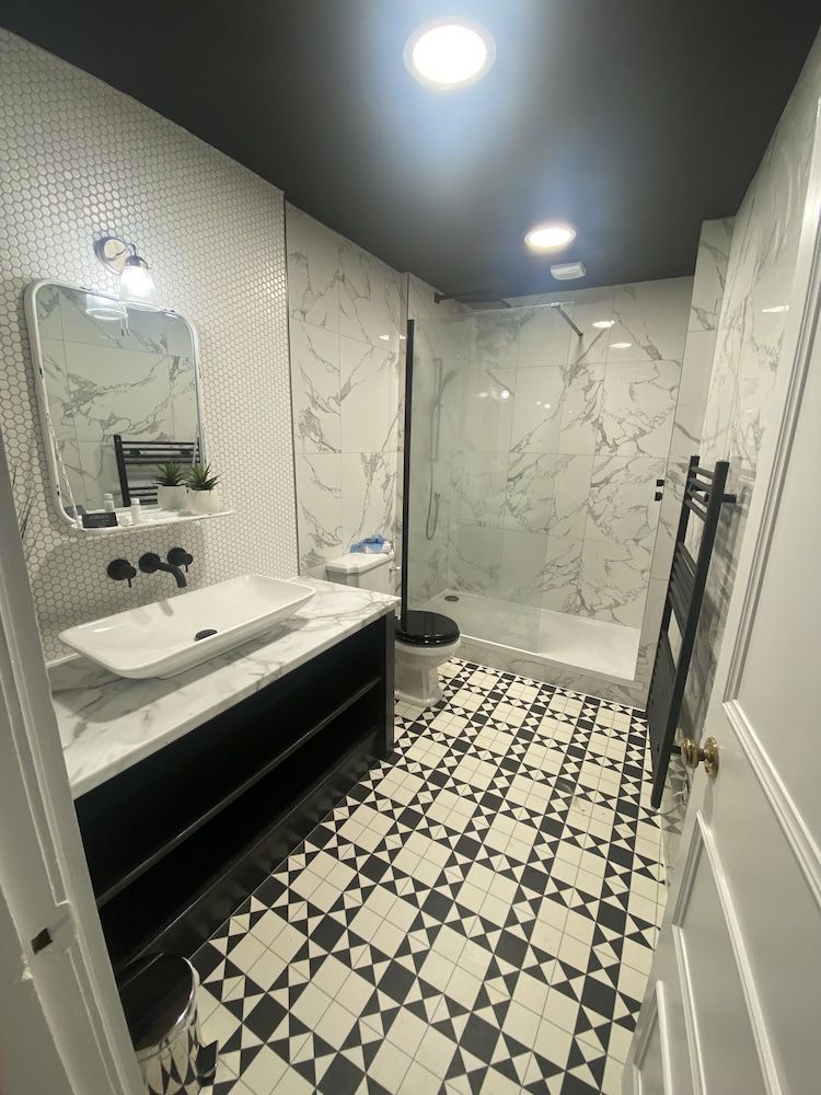 Hartford Hall on School Lane Family Room 25