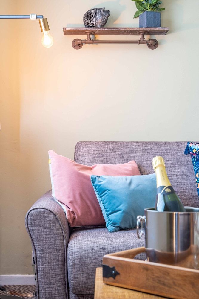 Hartford Hall on School Lane Family Room 12