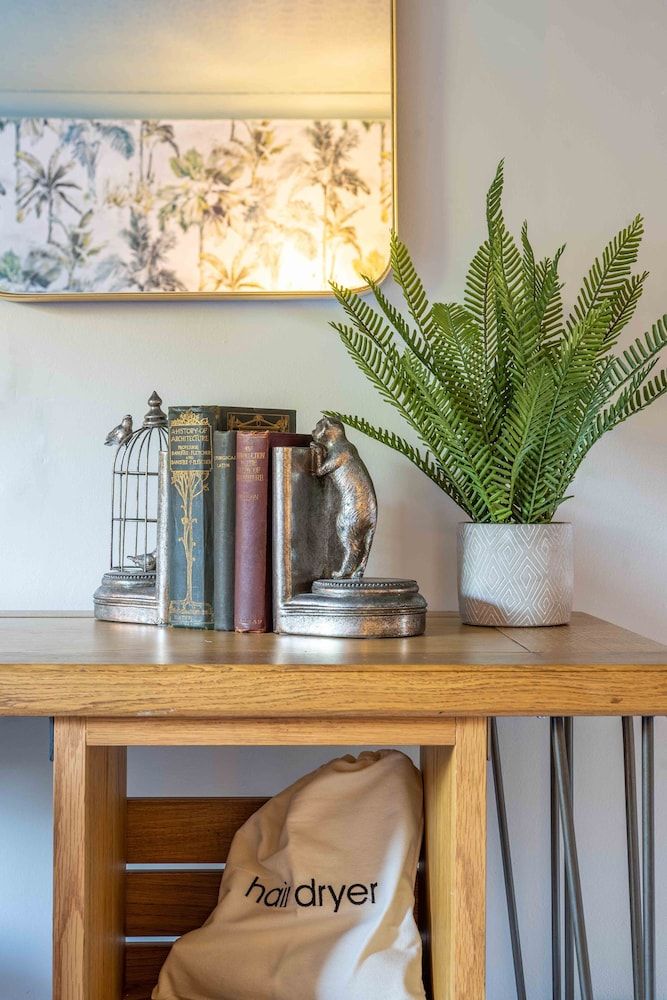 Hartford Hall on School Lane Family Room 8