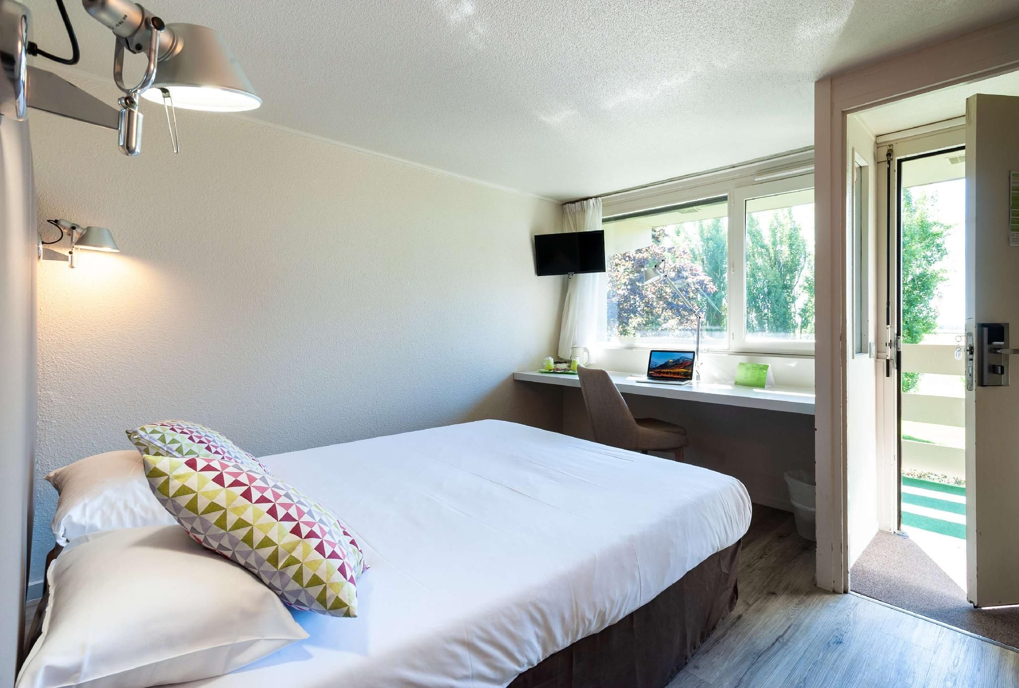 1 Double Bed 1 Junior Bed