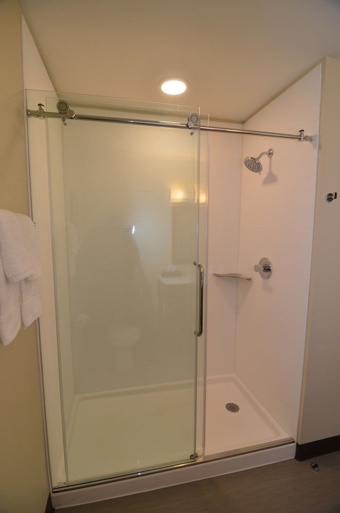 Comfort Inn & Suites West Des Moines Standard Room, 1 King Bed, Non Smoking 7