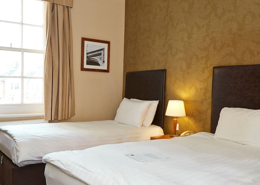 The Manor Hotel by Greene King Inns Standard Room, 2 Twin Beds 2
