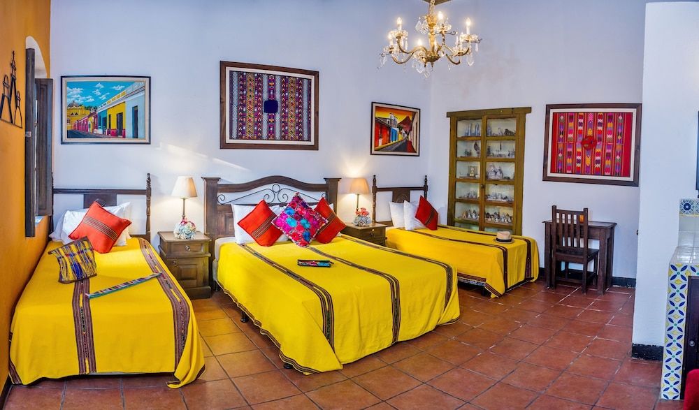 Hotel Casa Antigua Comfort Triple Room, Private Bathroom, Courtyard Area 5
