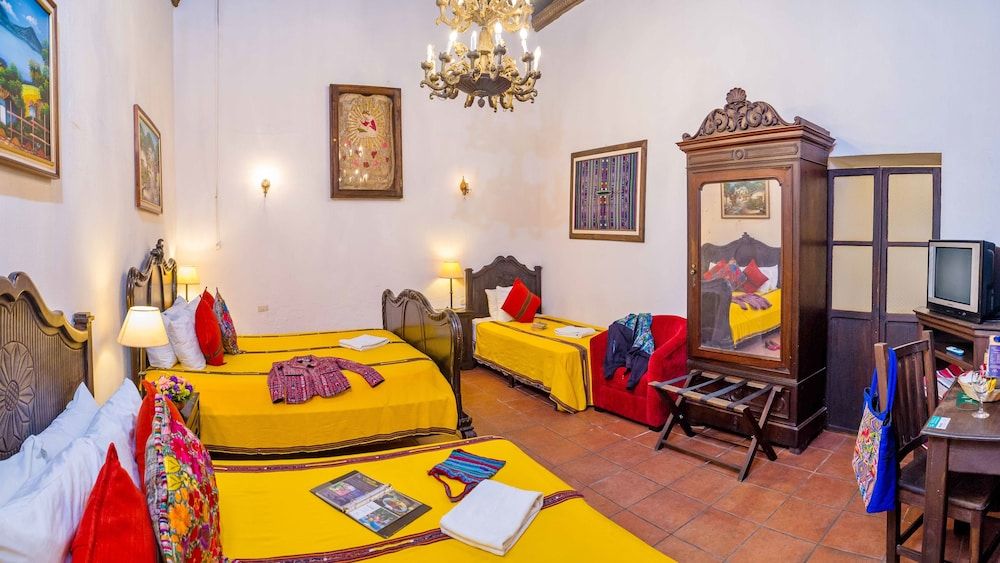 Hotel Casa Antigua Comfort Triple Room, Private Bathroom, Courtyard Area 11