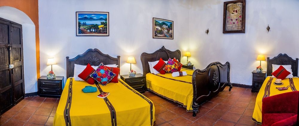Hotel Casa Antigua Comfort Triple Room, Private Bathroom, Courtyard Area 4