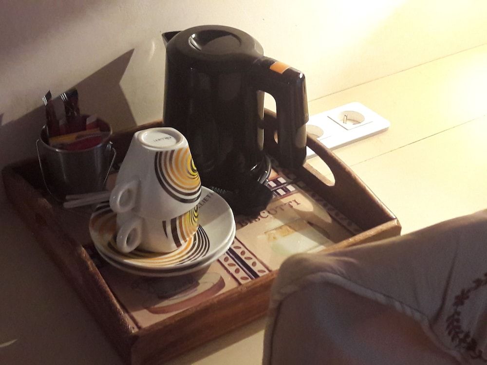 Le Manoir de l'Antiquite Comfort Double Room 4