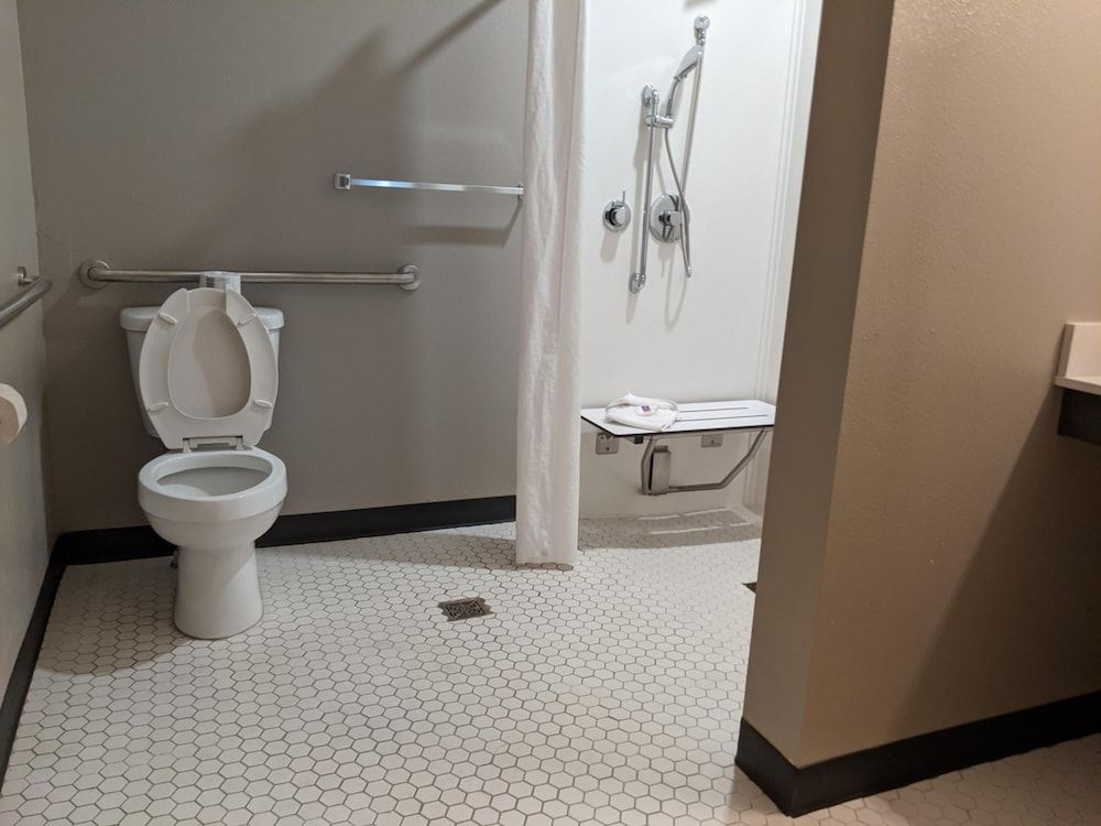 Studio 6 North Platte, NE - East Deluxe Room, 1 King Bed, Accessible, Non Smoking 8