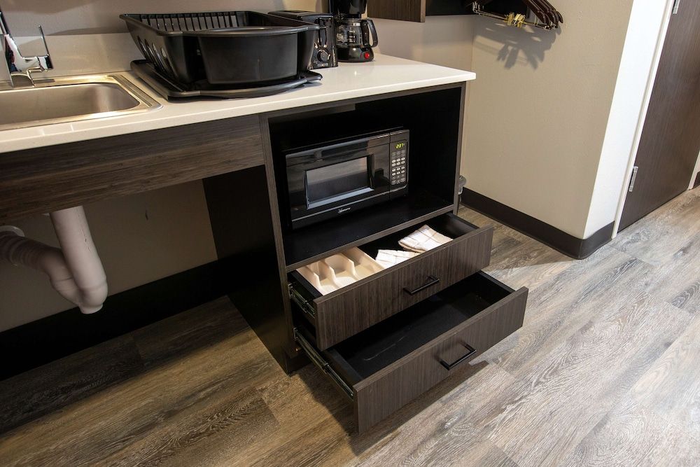 Studio 6 North Platte, NE - East Deluxe Room, 2 Double Beds, Accessible, Non Smoking 3