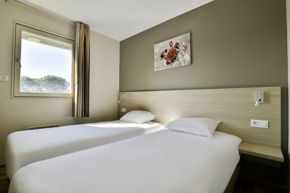 B&B HOTEL BOLLENE Twin Room, Non Smoking 3