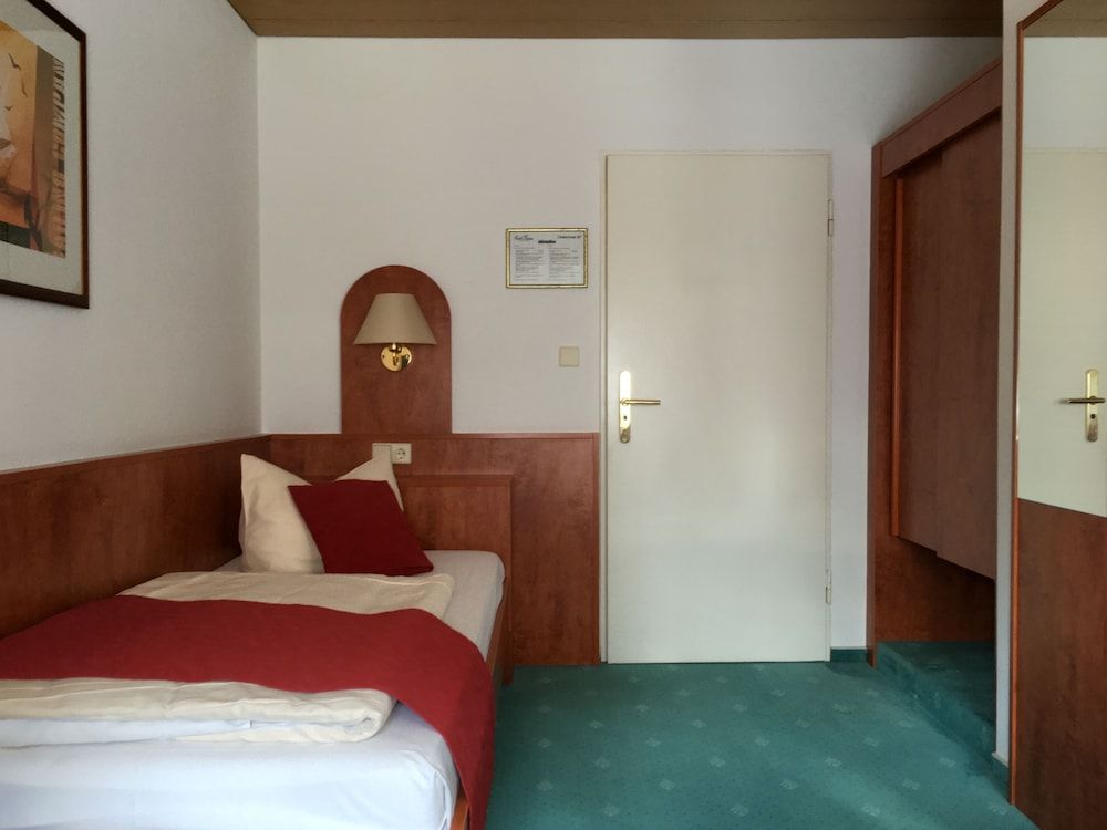 Hotel Hansa Standard Single Room 4