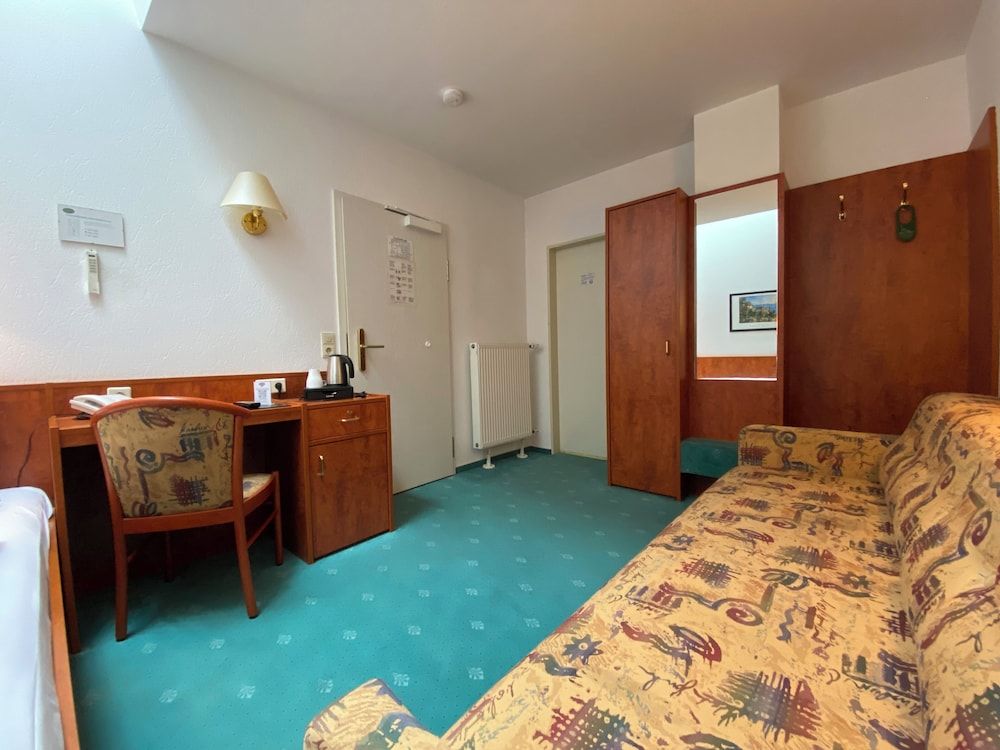 Hotel Hansa Economy Single Room