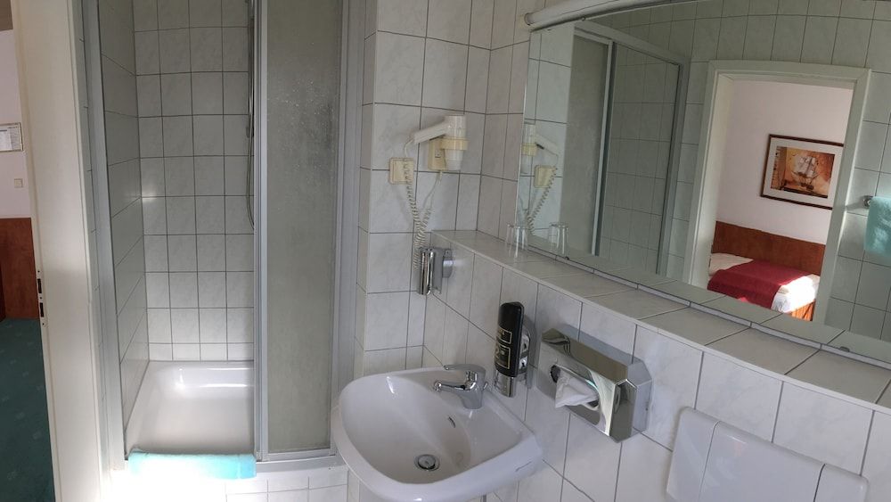 Hotel Hansa Standard Single Room 6